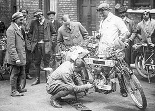 Veteran Bradbury classic motorcycle en route to York on Essex MCC 24-hour run in 1910