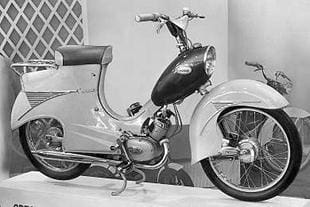 Crescent 2000. A Swedish moped pictured in 1958