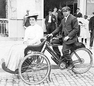 Early 'camel back' Indian, here in tri-car form, pictured in Cuba