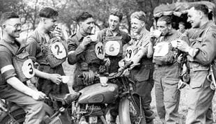 During WWII Norton supplied ovefr 100,000 machines to help mobilise the Allied war effort. A 16H is pictured in a lighter moment, away from the hostilitiess