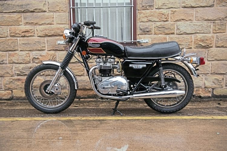 The debate continues about which is the best of the very many Bonnie 750s, but this one surely comes close. Late fuel tank, great seat, comfortable bars and peashooters to mark your passage