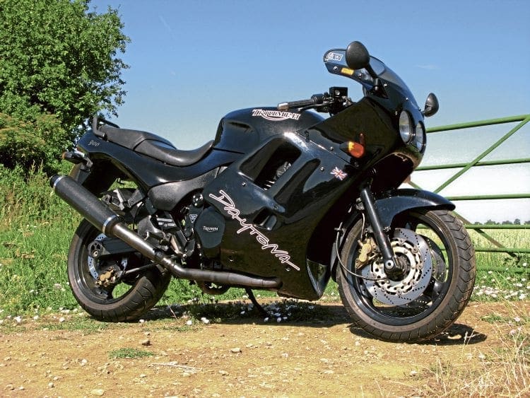 1995 Triumph Daytona 900 Specifications And Pictures