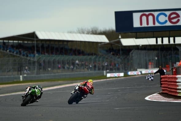 #60 Peter Hickman JG Speedfit Kawasaki MCE Insurance British Superbike Championship in association with Pirelli #67 Shane Shakey Byrne Be Wiser Ducati MCE Insurance British Superbike Championship in association with Pirelli
