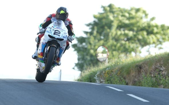 DAVE KNEEN/PACEMAKER PRESS, BELFAST: 31/05/2016: Bruce Anstey (Honda - Valvoline Racing by Padgetts Motorcycles) at Rhencullen during qualifying for the Monster Energy Isle of Man TT.