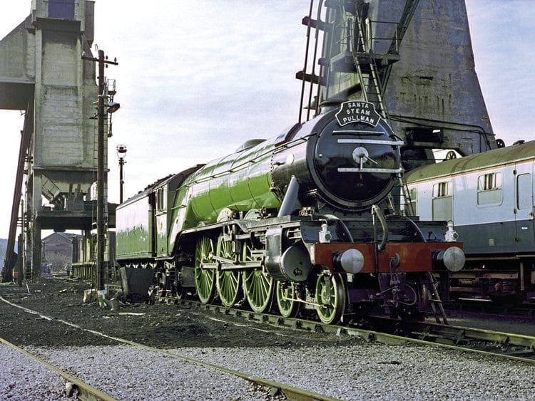 Flying Scotsman at Carnforth in 1982 with original single chimney and without the current German-style smoke deflectors. DAVID INGHAM/CREATIVE COMMONS