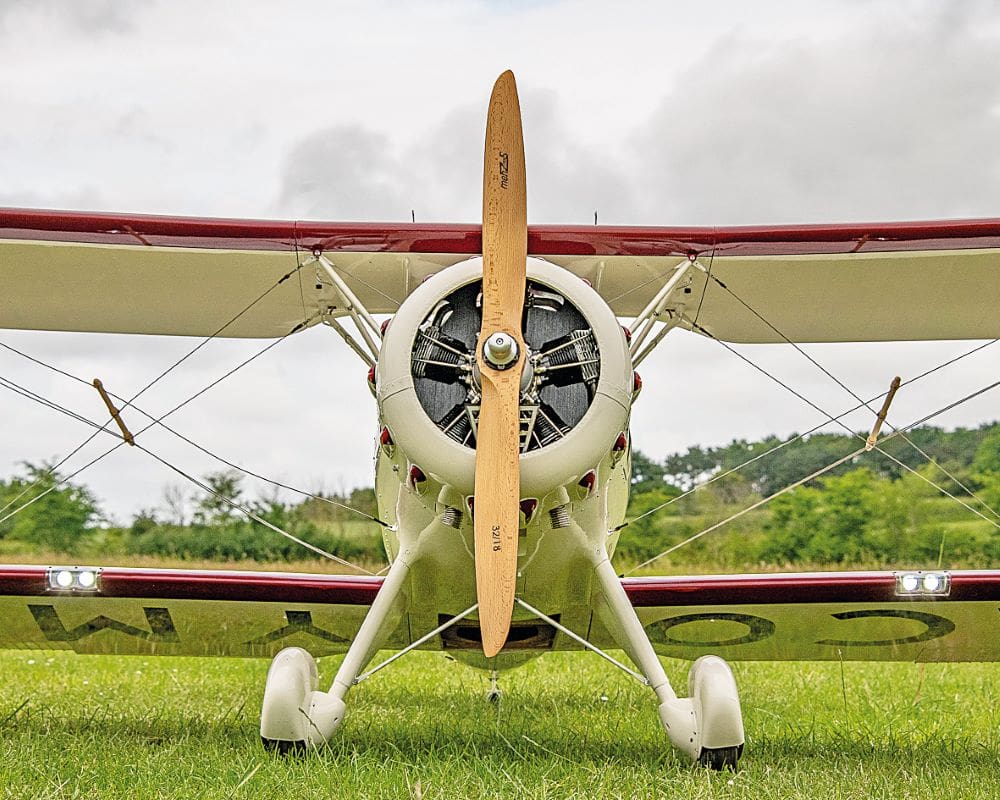 A Moki radial engine provides ample power. Note the close-fitting baffle plate. 