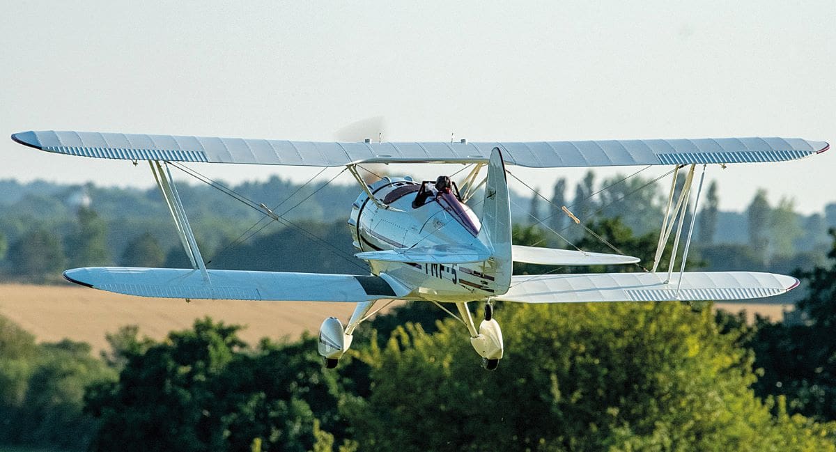 Climbing out for another elegant flight.