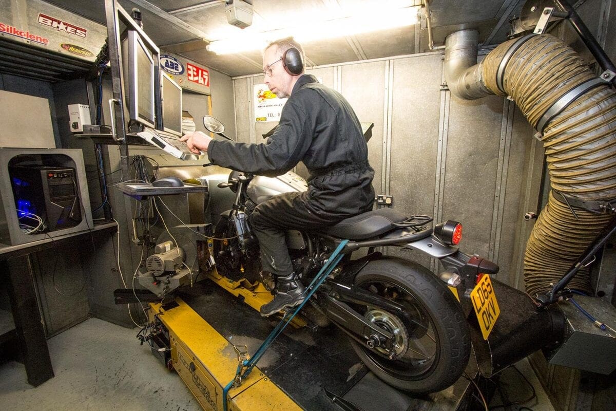 xsr700-exhaust-on-dyno