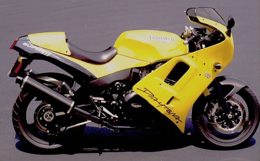 Triumph Daytona cafe racer3