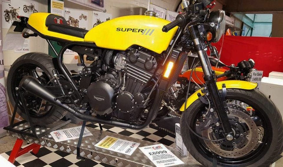 Triumph Daytona cafe racer2