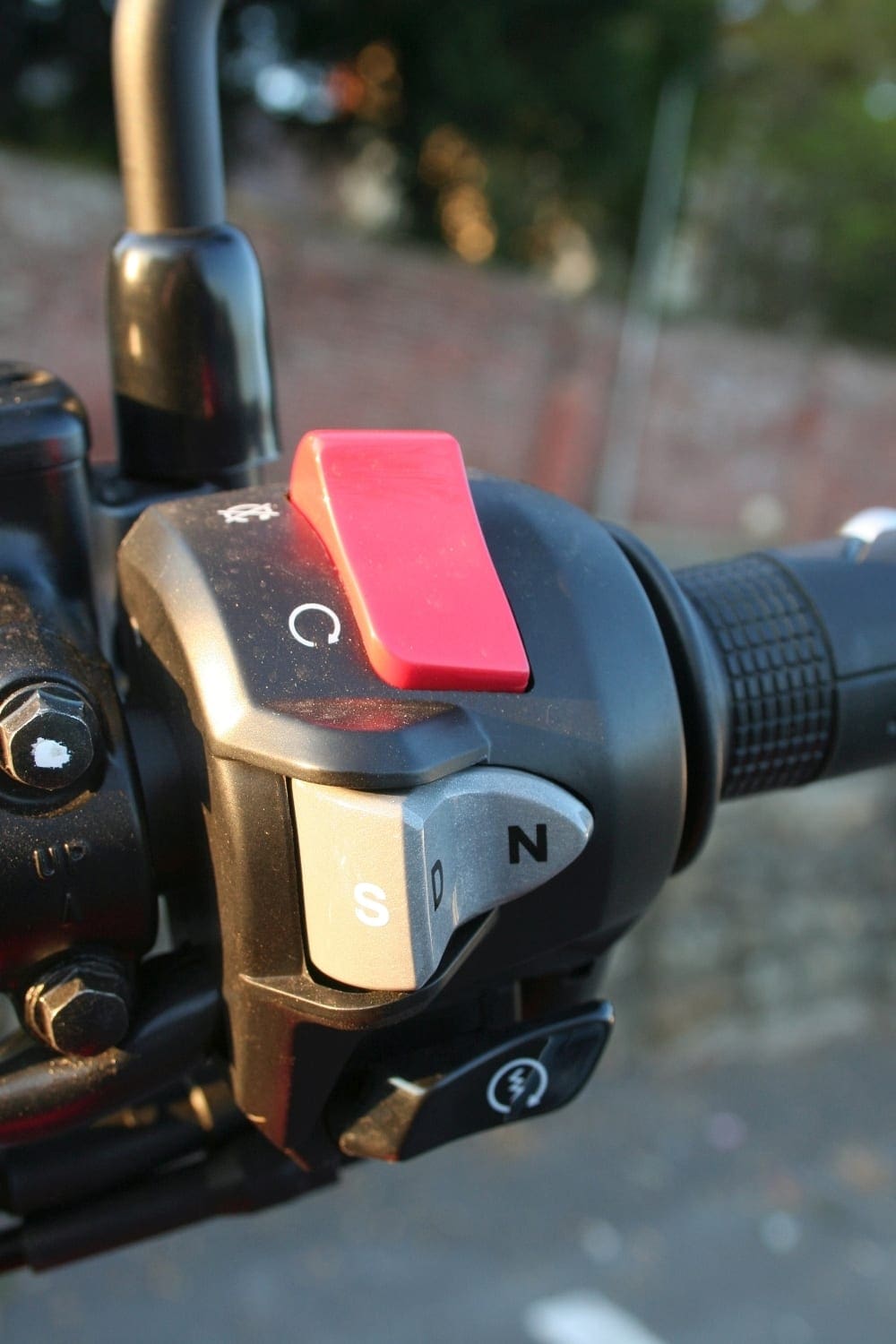 Four buttons control the DCT – this one selects ‘Drive’, ‘Sport’ or ‘Neutral’