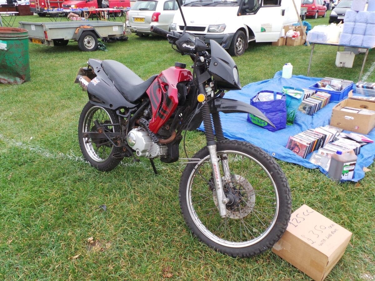 A 59 plate 125cc bike with logbook for only £350 seems like a bargain
