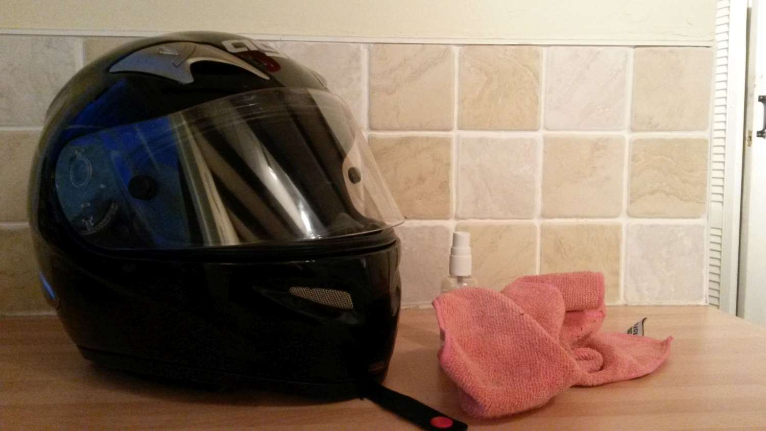 helmet-and-cleaner